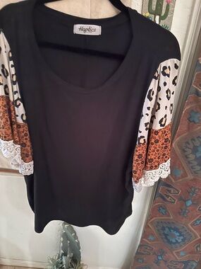 Women’s Animal Print Top with Crocheted Sleeves Size 3x